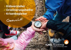 Kinderhände mit Kompass - Kidsversteher, Orientierungshelfer, Krisenbegleiter gesucht